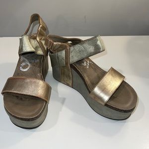 OTBT wedge in gold